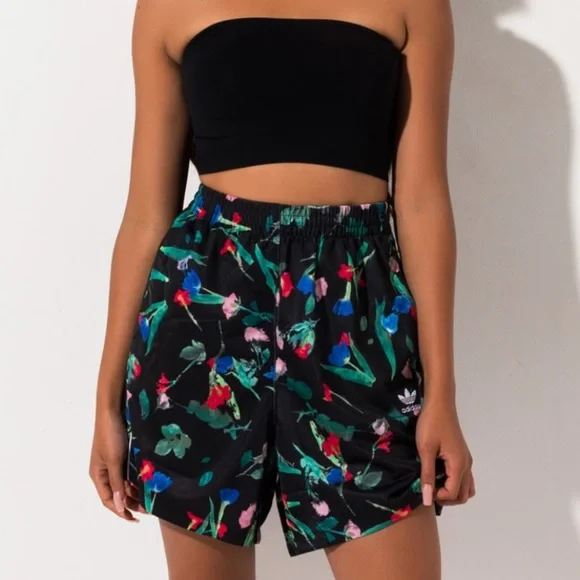 ✨bnwt Adidas Multicolor Womens Short✨ - Picture 4 of 6